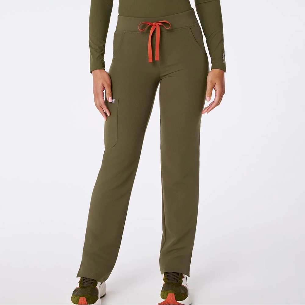 Figs Spruce Kade Cargo Scrub Pants
*never worn